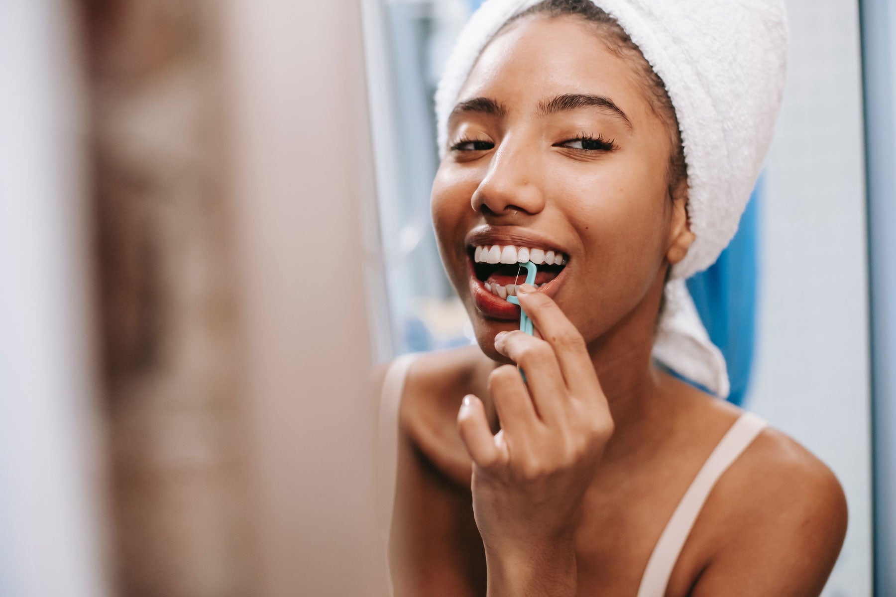 The Dentalia Guide to Cleaning Between Your Teeth