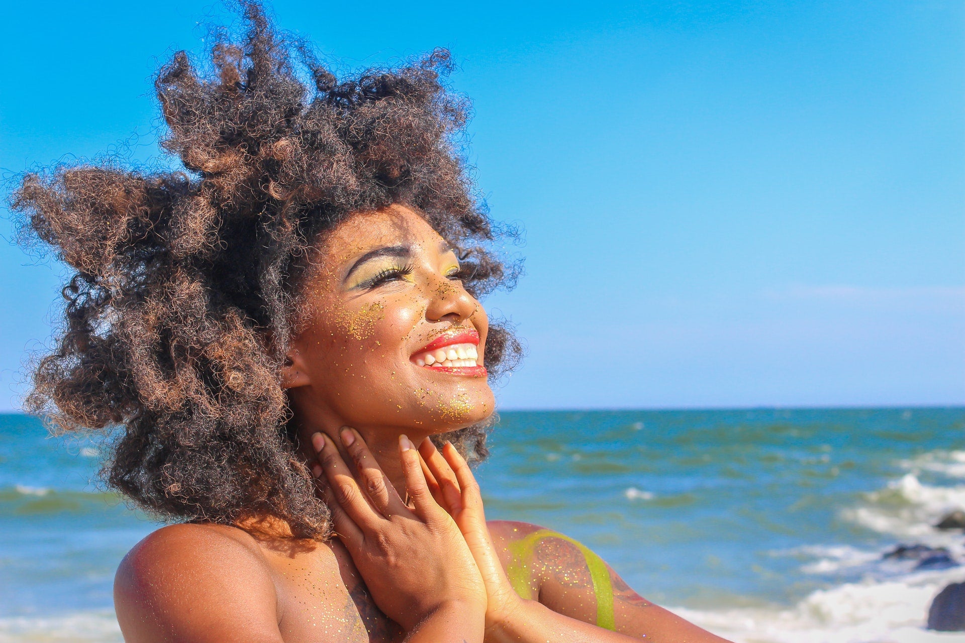 Why you shouldn’t buy teeth whitening kits online