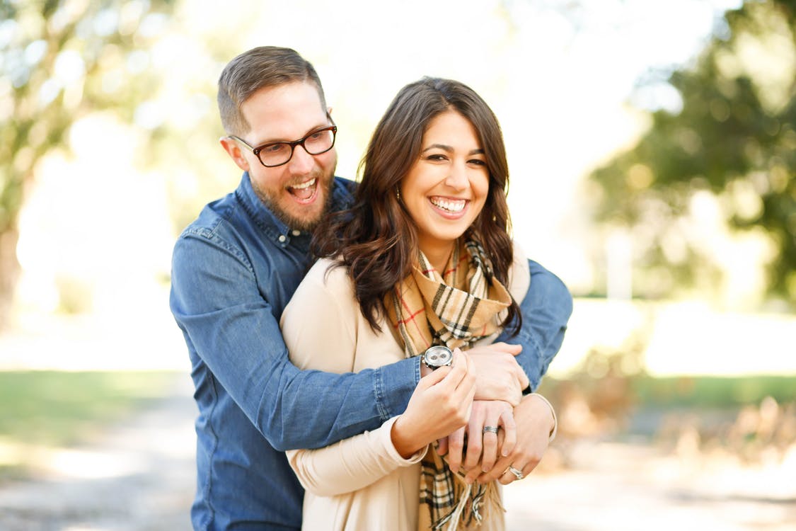 What are dental implants and why do teeth need replacing?