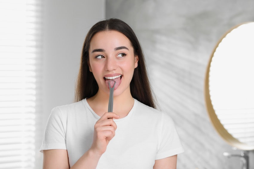 Should you use tongue scraping to improve your oral health? – Dentalia